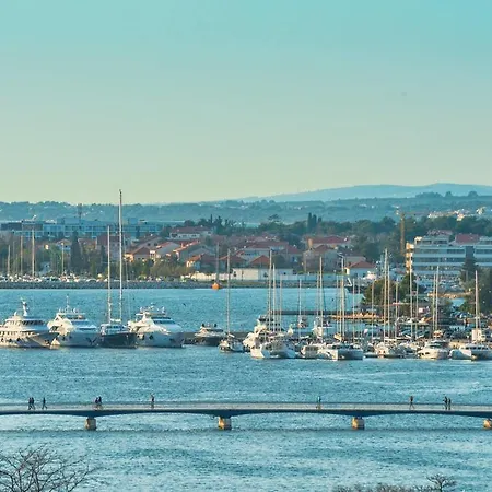 Sunset Penthouse With Jacuzzi And Seaview زادار