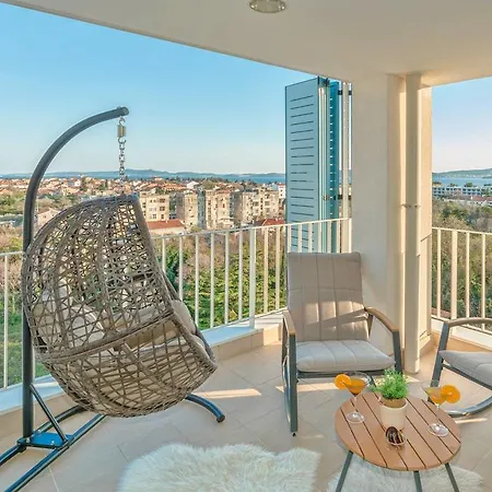 Sunset Penthouse With Jacuzzi And Seaview