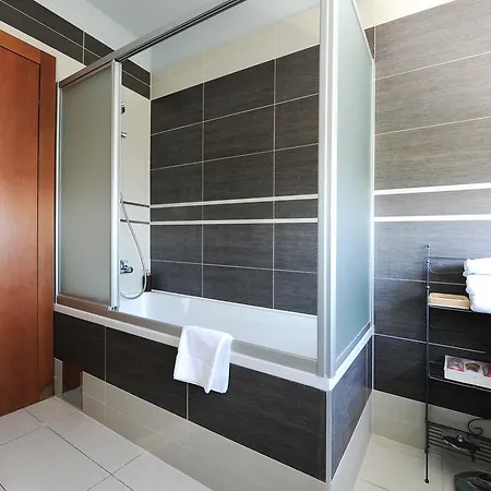 Daire Sunset Penthouse With Jacuzzi And Seaview Zadar