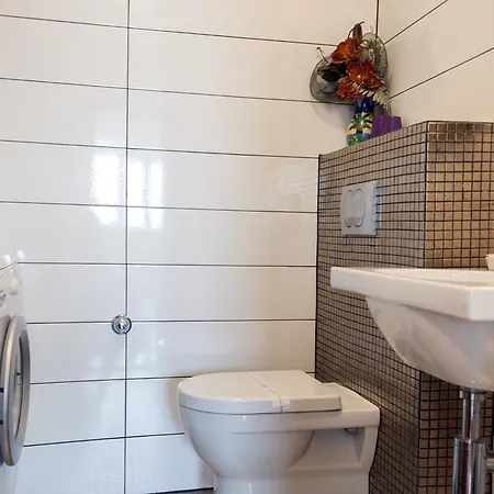 Lejlighed Sunset Penthouse With Jacuzzi And Seaview Zadar