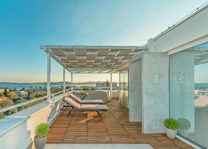 Sunset Penthouse With Jacuzzi And Seaview Apartament