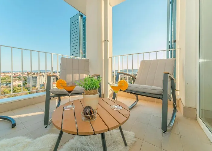 Sunset Penthouse With Jacuzzi And Seaview *