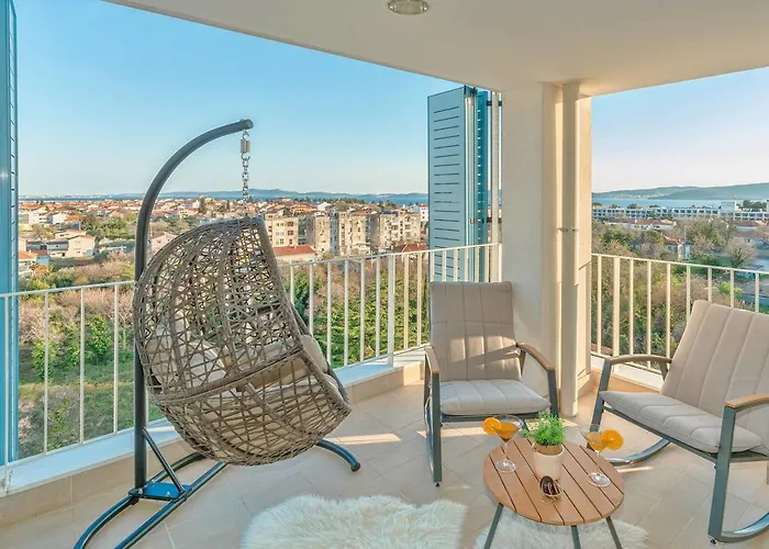 Sunset Penthouse With Jacuzzi And Seaview